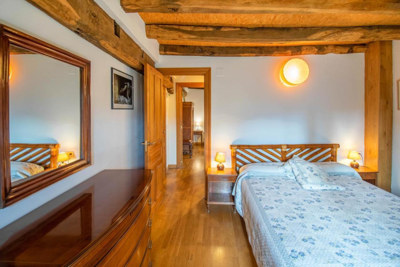 Casa Monaut, Acogedores Apartamentos A Los Pies De La Selva De Irati Saragueta Екстериор снимка